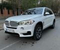 Білий БМВ Х5, об'ємом двигуна 2 л та пробігом 240 тис. км за 20986 $, фото 1 на Automoto.ua