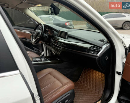 Білий БМВ Х5, об'ємом двигуна 2 л та пробігом 130 тис. км за 29500 $, фото 18 на Automoto.ua