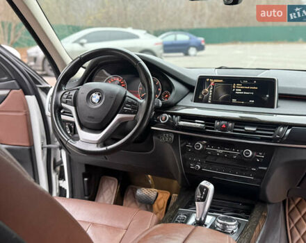Білий БМВ Х5, об'ємом двигуна 2 л та пробігом 130 тис. км за 29500 $, фото 19 на Automoto.ua