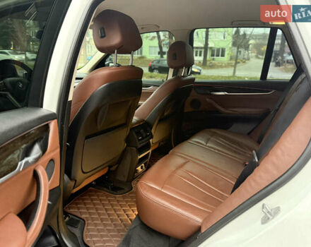 Білий БМВ Х5, об'ємом двигуна 2 л та пробігом 130 тис. км за 29500 $, фото 29 на Automoto.ua