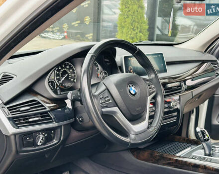 Белый БМВ Х5, объемом двигателя 3 л и пробегом 92 тыс. км за 23500 $, фото 15 на Automoto.ua