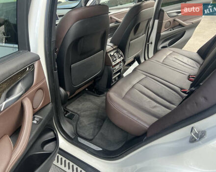 Белый БМВ Х5, объемом двигателя 2.98 л и пробегом 105 тыс. км за 25000 $, фото 18 на Automoto.ua