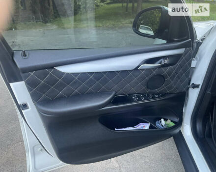 Білий БМВ Х5, об'ємом двигуна 2 л та пробігом 158 тис. км за 26000 $, фото 20 на Automoto.ua