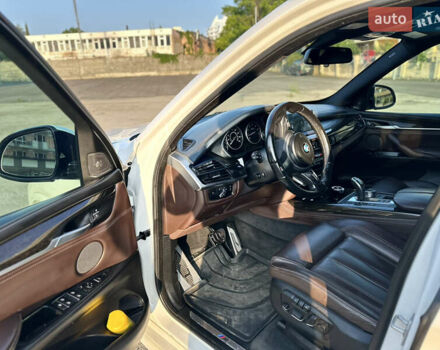 Белый БМВ Х5, объемом двигателя 4.39 л и пробегом 120 тыс. км за 33500 $, фото 6 на Automoto.ua