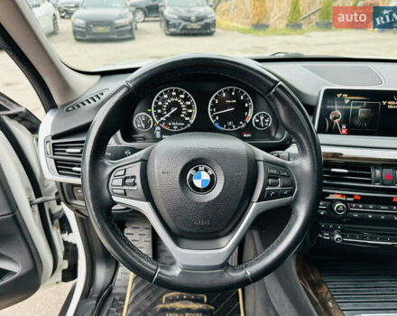 Белый БМВ Х5, объемом двигателя 3 л и пробегом 92 тыс. км за 23500 $, фото 28 на Automoto.ua