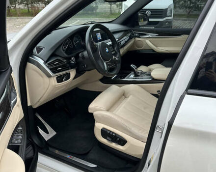 Білий БМВ Х5, об'ємом двигуна 2.98 л та пробігом 148 тис. км за 26000 $, фото 6 на Automoto.ua