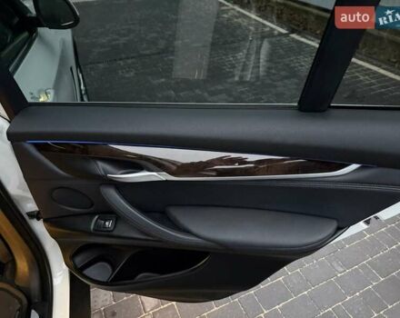 Белый БМВ Х5, объемом двигателя 2 л и пробегом 166 тыс. км за 28300 $, фото 17 на Automoto.ua