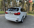 Білий БМВ Х5, об'ємом двигуна 2 л та пробігом 170 тис. км за 26000 $, фото 4 на Automoto.ua