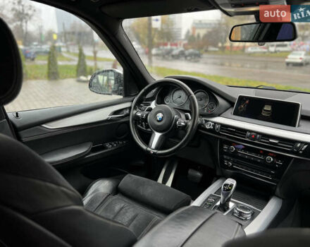 Білий БМВ Х5, об'ємом двигуна 2 л та пробігом 166 тис. км за 28000 $, фото 35 на Automoto.ua