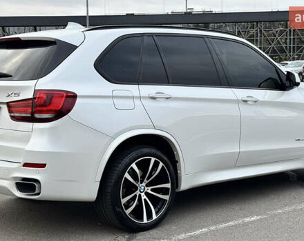 Білий БМВ Х5, об'ємом двигуна 2 л та пробігом 162 тис. км за 27900 $, фото 8 на Automoto.ua
