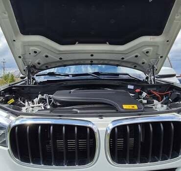 Белый БМВ Х5, объемом двигателя 2 л и пробегом 133 тыс. км за 28500 $, фото 1 на Automoto.ua