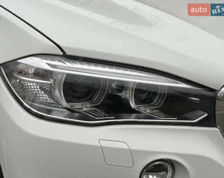 Білий БМВ Х5, об'ємом двигуна 2 л та пробігом 130 тис. км за 29500 $, фото 15 на Automoto.ua