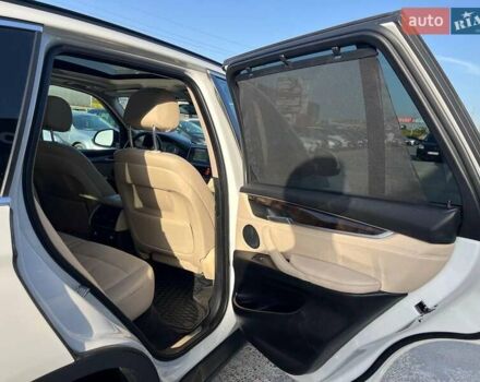 Белый БМВ Х5, объемом двигателя 3 л и пробегом 163 тыс. км за 22690 $, фото 22 на Automoto.ua