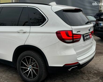 Білий БМВ Х5, об'ємом двигуна 2 л та пробігом 95 тис. км за 29990 $, фото 10 на Automoto.ua