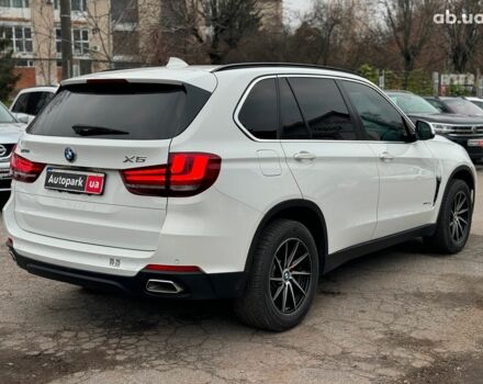 Білий БМВ Х5, об'ємом двигуна 2 л та пробігом 95 тис. км за 29990 $, фото 6 на Automoto.ua