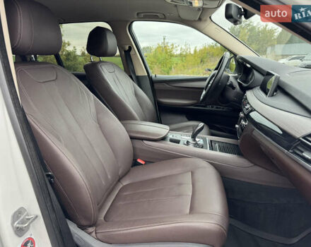 БМВ Х5 2016 в Тернополе на Automoto.ua Белый БМВ Х5, объемом двигателя 2 л и пробегом 137 тыс. км за 30500 $, фото 39 на Automoto.ua