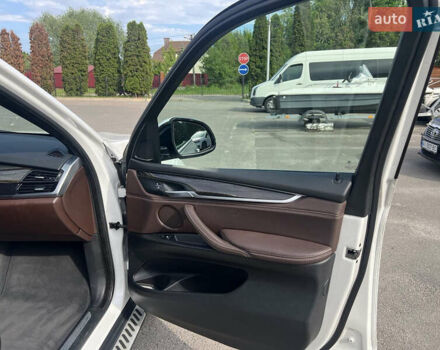 Белый БМВ Х5, объемом двигателя 2.98 л и пробегом 105 тыс. км за 25000 $, фото 13 на Automoto.ua