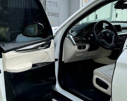 Белый БМВ Х5, объемом двигателя 2.98 л и пробегом 141 тыс. км за 21600 $, фото 3 на Automoto.ua