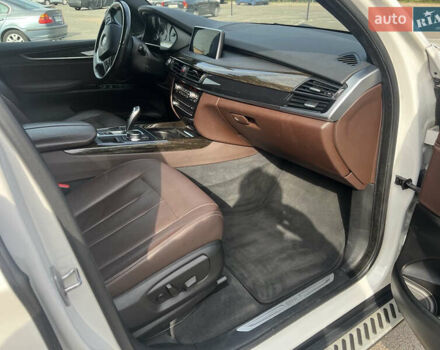 Белый БМВ Х5, объемом двигателя 2.98 л и пробегом 105 тыс. км за 25000 $, фото 5 на Automoto.ua