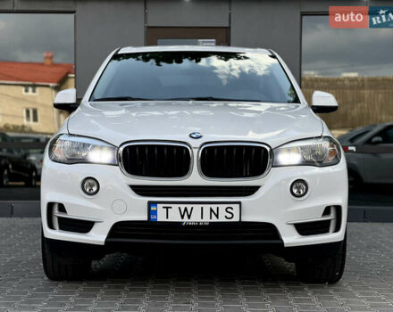 Белый БМВ Х5, объемом двигателя 2 л и пробегом 106 тыс. км за 27900 $, фото 1 на Automoto.ua