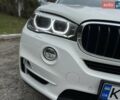 Белый БМВ Х5, объемом двигателя 2 л и пробегом 200 тыс. км за 28500 $, фото 1 на Automoto.ua