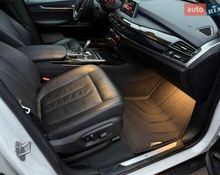 Белый БМВ Х5, объемом двигателя 2 л и пробегом 166 тыс. км за 28300 $, фото 10 на Automoto.ua