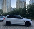 Белый БМВ Х5, объемом двигателя 3 л и пробегом 90 тыс. км за 29999 $, фото 3 на Automoto.ua
