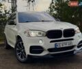 Белый БМВ Х5, объемом двигателя 2.98 л и пробегом 190 тыс. км за 28000 $, фото 3 на Automoto.ua