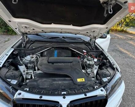 Белый БМВ Х5, объемом двигателя 2 л и пробегом 206 тыс. км за 26999 $, фото 74 на Automoto.ua