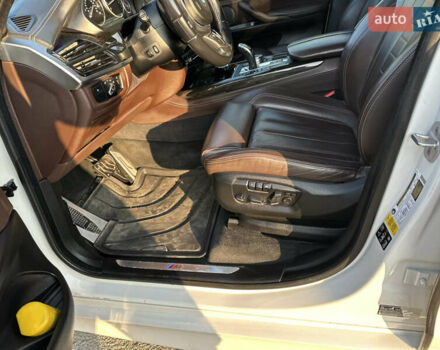 Белый БМВ Х5, объемом двигателя 4.39 л и пробегом 120 тыс. км за 33500 $, фото 7 на Automoto.ua