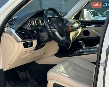 Белый БМВ Х5, объемом двигателя 3 л и пробегом 163 тыс. км за 22690 $, фото 39 на Automoto.ua