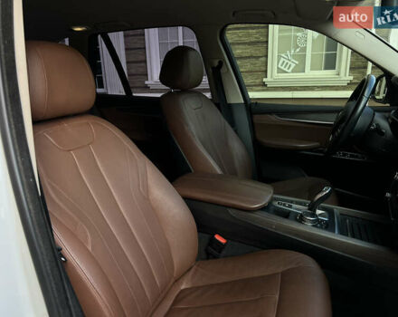 Белый БМВ Х5, объемом двигателя 2 л и пробегом 133 тыс. км за 37000 $, фото 35 на Automoto.ua