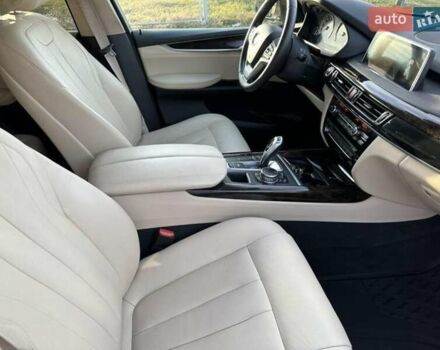 Белый БМВ Х5, объемом двигателя 2.98 л и пробегом 137 тыс. км за 6200 $, фото 7 на Automoto.ua