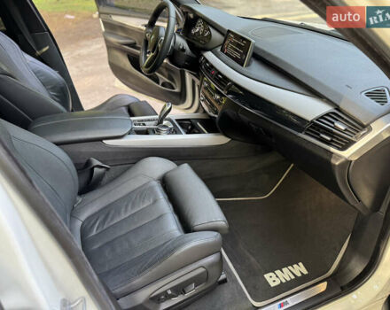 Білий БМВ Х5, об'ємом двигуна 2 л та пробігом 170 тис. км за 26000 $, фото 24 на Automoto.ua