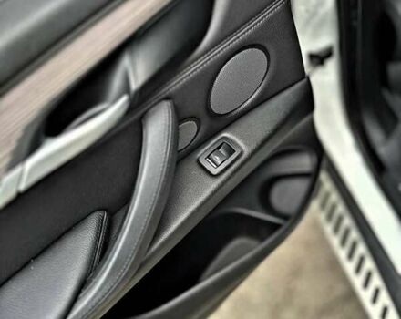 Білий БМВ Х5, об'ємом двигуна 2.99 л та пробігом 260 тис. км за 31500 $, фото 3 на Automoto.ua