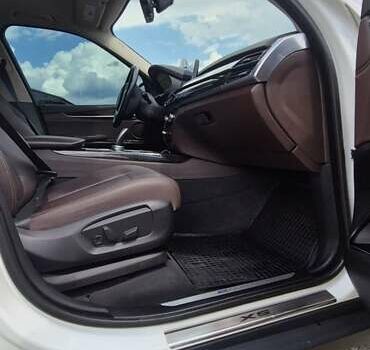 Белый БМВ Х5, объемом двигателя 2 л и пробегом 133 тыс. км за 28500 $, фото 19 на Automoto.ua