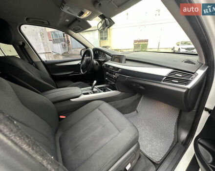 Білий БМВ Х5, об'ємом двигуна 2 л та пробігом 116 тис. км за 28500 $, фото 19 на Automoto.ua