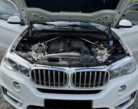 Белый БМВ Х5, объемом двигателя 2.98 л и пробегом 141 тыс. км за 21600 $, фото 1 на Automoto.ua