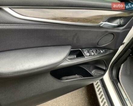 Білий БМВ Х5, об'ємом двигуна 2 л та пробігом 148 тис. км за 27900 $, фото 7 на Automoto.ua
