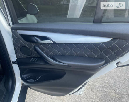 Білий БМВ Х5, об'ємом двигуна 2 л та пробігом 158 тис. км за 26000 $, фото 23 на Automoto.ua