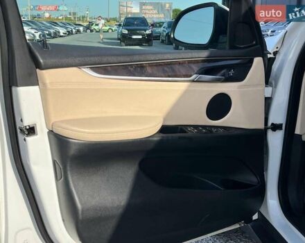 Белый БМВ Х5, объемом двигателя 3 л и пробегом 163 тыс. км за 22690 $, фото 40 на Automoto.ua