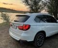 Білий БМВ Х5, об'ємом двигуна 3 л та пробігом 260 тис. км за 32500 $, фото 4 на Automoto.ua