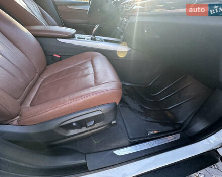 Белый БМВ Х5, объемом двигателя 2 л и пробегом 94 тыс. км за 34900 $, фото 15 на Automoto.ua