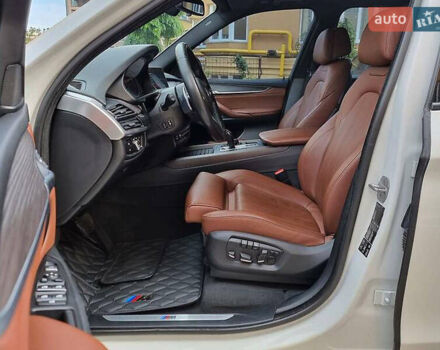 Білий БМВ Х5, об'ємом двигуна 2.99 л та пробігом 130 тис. км за 22900 $, фото 12 на Automoto.ua