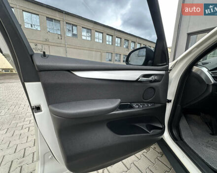 Білий БМВ Х5, об'ємом двигуна 2 л та пробігом 116 тис. км за 28500 $, фото 13 на Automoto.ua