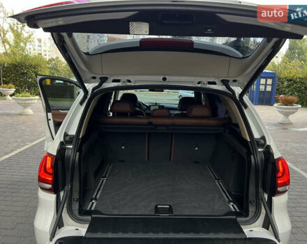 Белый БМВ Х5, объемом двигателя 2 л и пробегом 133 тыс. км за 37000 $, фото 16 на Automoto.ua