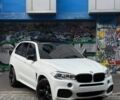 Белый БМВ Х5, объемом двигателя 3 л и пробегом 180 тыс. км за 25000 $, фото 1 на Automoto.ua