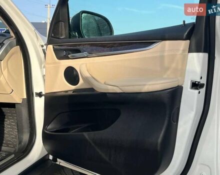 Белый БМВ Х5, объемом двигателя 3 л и пробегом 163 тыс. км за 22690 $, фото 17 на Automoto.ua