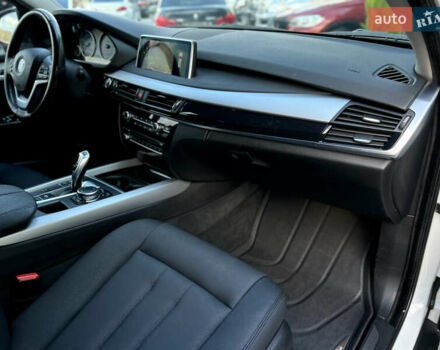 Белый БМВ Х5, объемом двигателя 2 л и пробегом 106 тыс. км за 27900 $, фото 26 на Automoto.ua