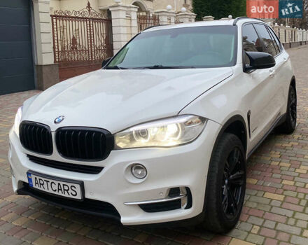 Белый БМВ Х5, объемом двигателя 2 л и пробегом 130 тыс. км за 24800 $, фото 1 на Automoto.ua